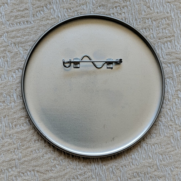 Just Graduated! Disneyland Resort Pin - Picture 2 of 3